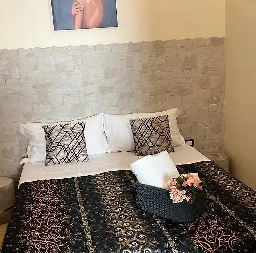 Faro's Guest house Bari