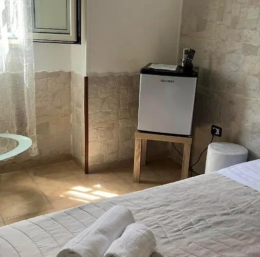 Faro's Guest house *